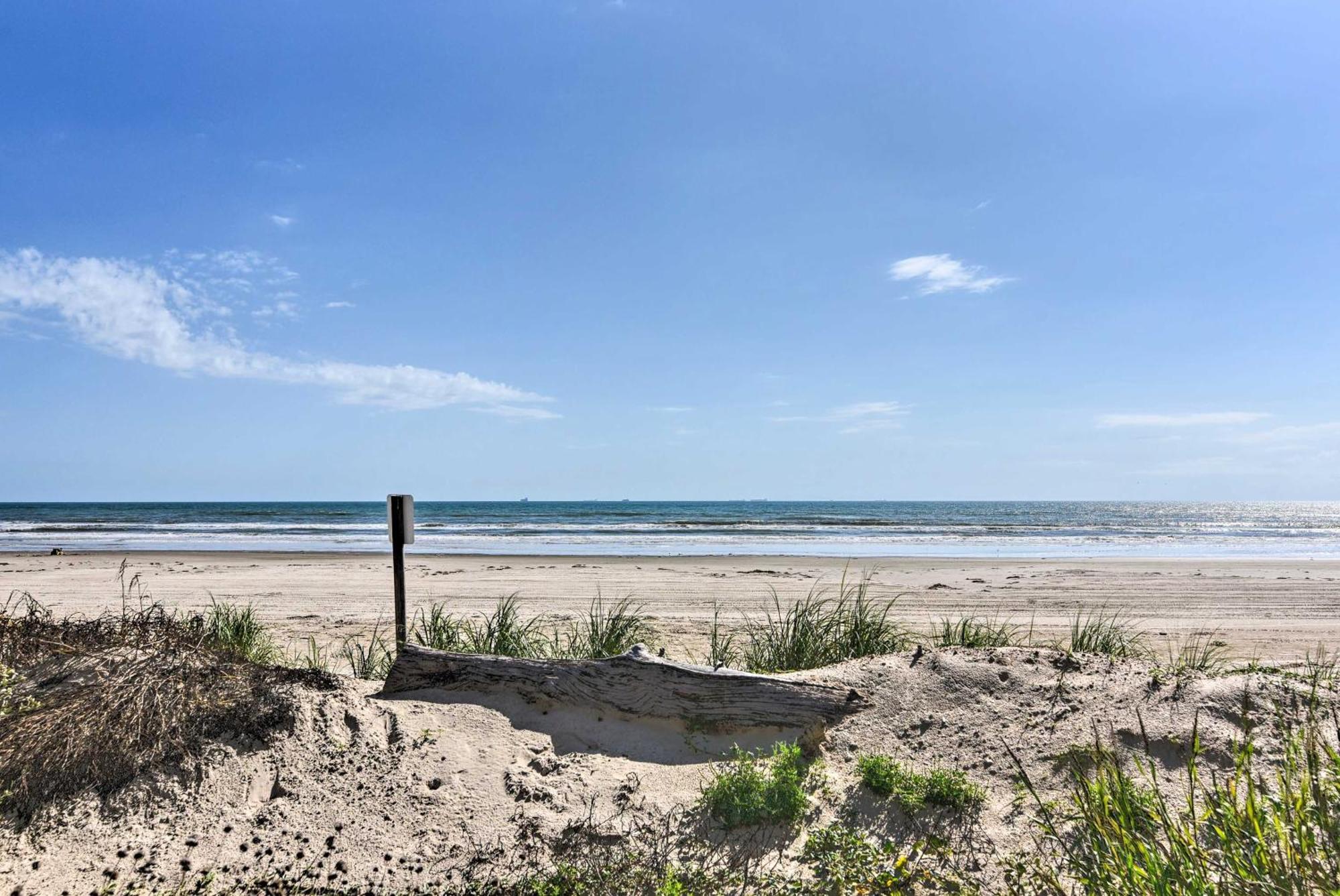 Surfside Beach Retreat With Deck And Ocean Views Экстерьер фото