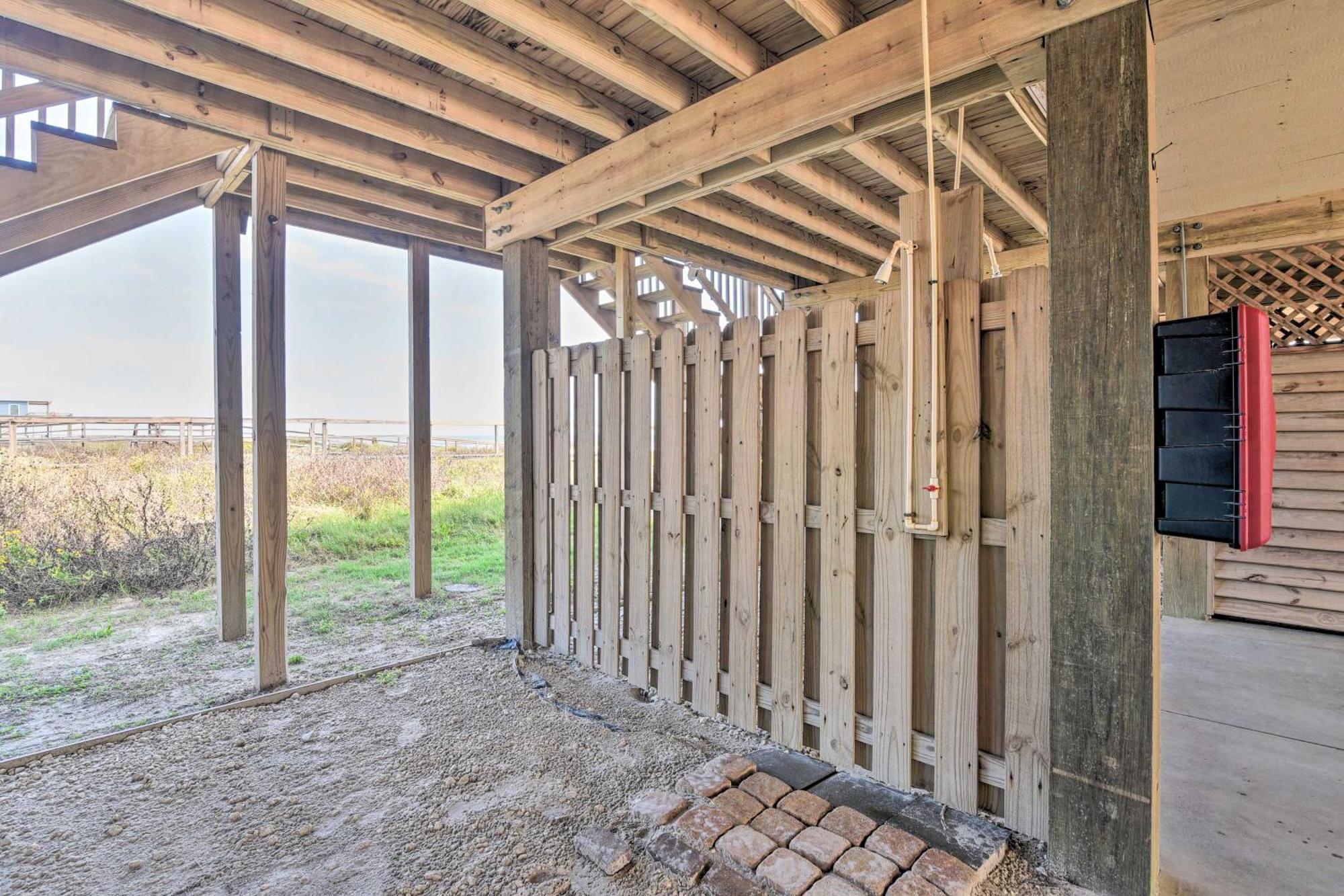 Surfside Beach Retreat With Deck And Ocean Views Экстерьер фото
